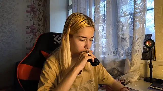 Witching Moon online show from 11.12.25