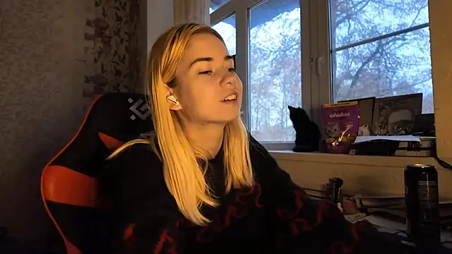 Witching Moon online show from 12.03.25