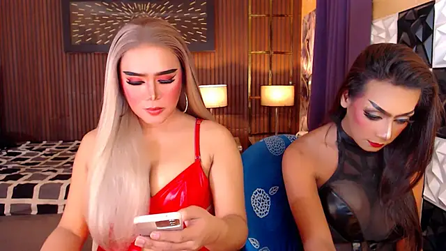 Snapshot of SeductiveAshleyTS chatting on 04.12.26 SeductiveAshleyTS online show from 04.12.26