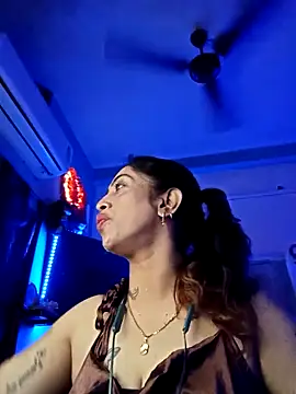 Snapshot of Love_Beauty01 chatting on 02.08.26 Love Beauty01 online show from 02.08.26