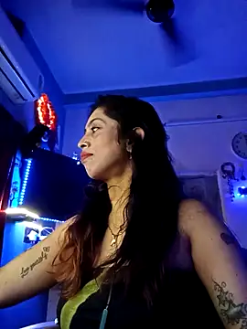 Snapshot of Love_Beauty01 chatting on 02.18.26 Love Beauty01 online show from 02.18.26