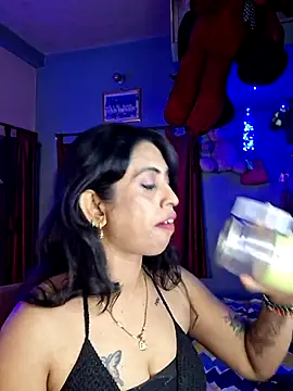 Love Beauty01 online show from 04.03.26