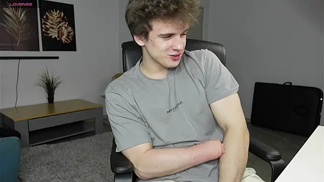 Snapshot of Ricky_Becko chatting on 10.02.25 Ricky Becko online show from 10.02.25