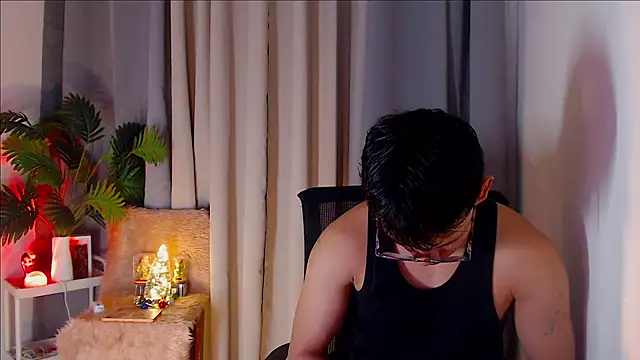 Snapshot of pinkcock_froi2305 chatting on 09.30.25 pinkcock froi2305 online show from 09.30.25