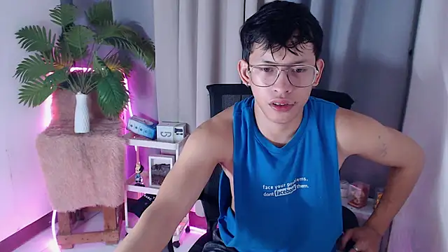 Snapshot of pinkcock_froi2305 chatting on 12.14.25 pinkcock froi2305 online show from 12.14.25