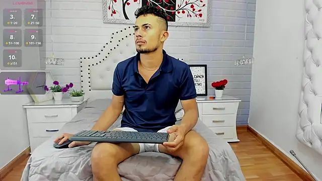 Snapshot of Valentiinoss chatting on 11.14.25 Valentiinoss online show from 11.14.25