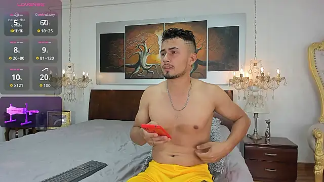 Valentiinoss online show from 02.20.26