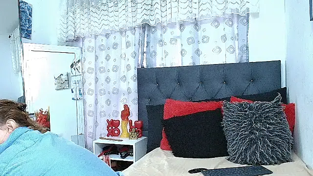 Victoriacoperino online show from 11.04.25