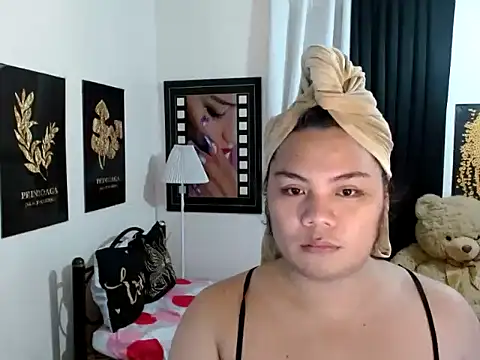 TSbrianaHugeCock online show from 02.13.26