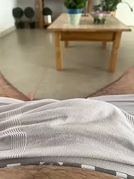 Snapshot of Novinho16cmz chatting on 10.24.25 Novinho16cmz online show from 10.24.25