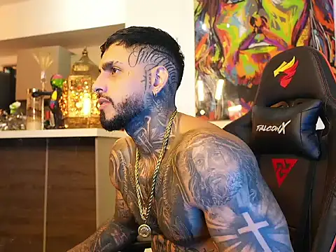 logan hugh8 online show from 10.04.25