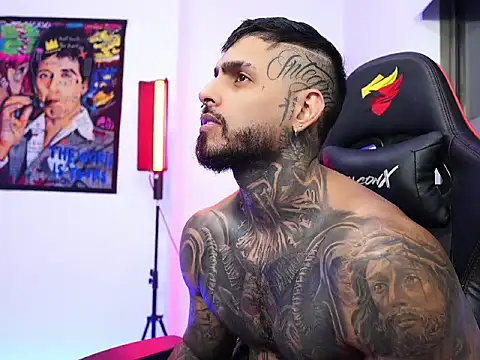 logan hugh8 online show from 10.28.25