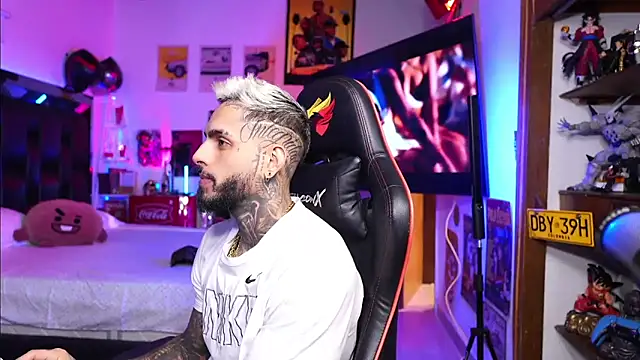 Snapshot of logan_hugh8 chatting on 03.09.26 logan hugh8 online show from 03.09.26