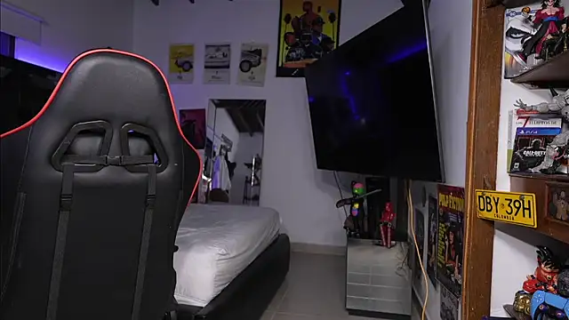 logan hugh8 online show from 03.16.26