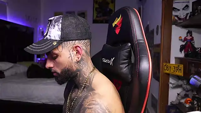 logan hugh8 online show from 04.17.26