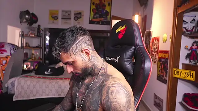 Snapshot of logan_hugh8 chatting on 06.08.26 logan hugh8 online show from 06.08.26