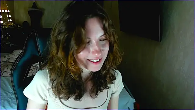 Snapshot of Agata_in_Wonderland chatting on 10.08.25 Agata in Wonderland online show from 10.08.25