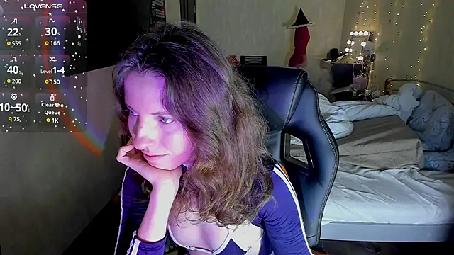 Snapshot of Agata_in_Wonderland chatting on 11.11.25 Agata in Wonderland online show from 11.11.25