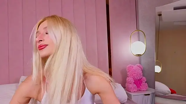 Monica Leen online show from 10.08.25