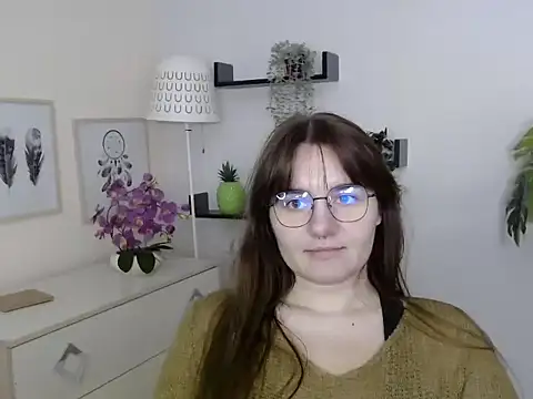 Julie Diamond online show from 11.26.25