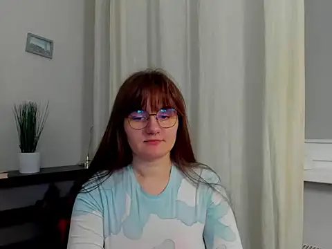 Julie Diamond online show from 12.05.25