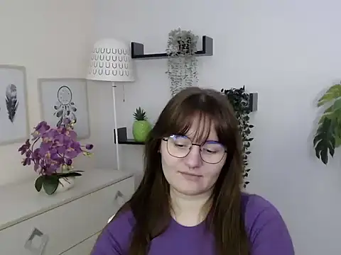 Julie Diamond online show from 12.15.25