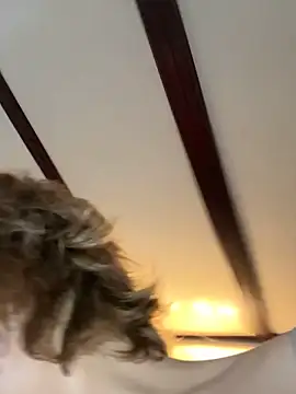 Snapshot of emmasweett11 chatting on 10.04.25 emmasweett11 online show from 10.04.25