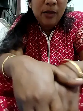 Snapshot of Aunty_Boy_143 chatting on 11.01.25 Aunty Boy 143 online show from 11.01.25