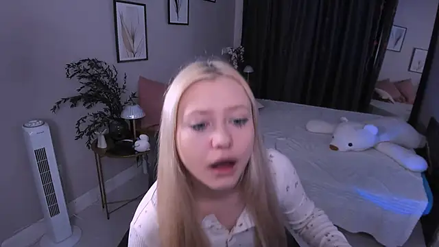 Millie Vanillies online show from 09.15.25