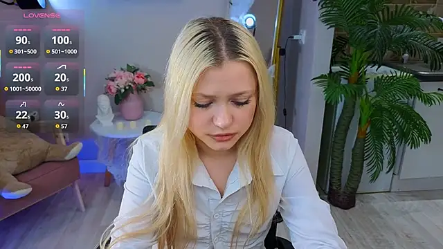 Millie Vanillies online show from 10.24.25