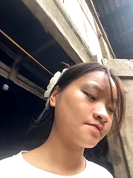   Nhug  05 online show from 10.08.25