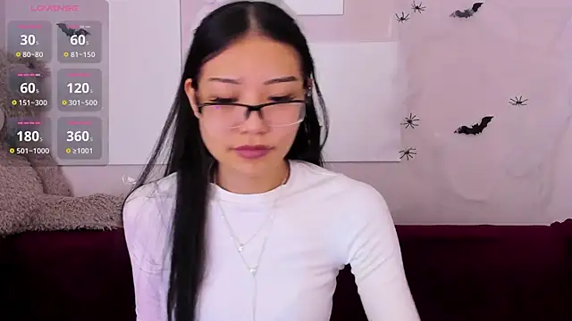 Snapshot of kuro_mimi chatting on 10.29.25 kuro mimi online show from 10.29.25