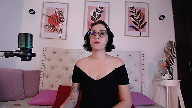 Snapshot of barbyehot chatting on 11.07.25 barbyehot online show from 11.07.25