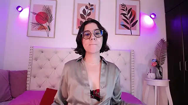 Snapshot of barbyehot chatting on 11.09.25 barbyehot online show from 11.09.25