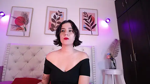 Snapshot of barbyehot chatting on 11.11.25 barbyehot online show from 11.11.25