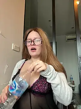 Snapshot of cherryrosealiee chatting on 07.16.26 cherryrosealiee online show from 07.16.26