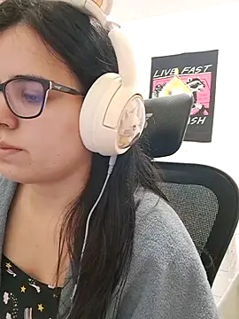 CutteGirl99 online show from 10.20.25