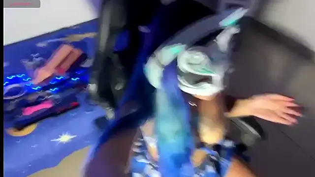 Snapshot of bluesubmissive chatting on 09.21.25 bluesubmissive online show from 09.21.25