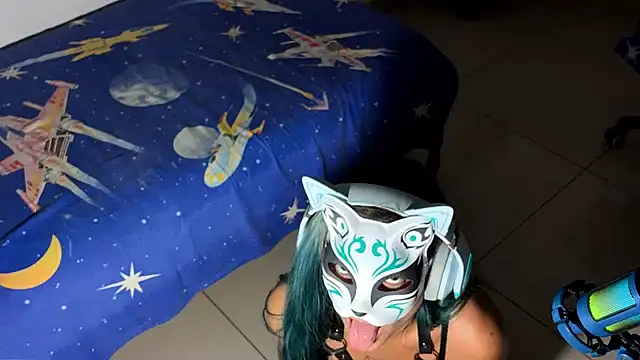 Snapshot of bluesubmissive chatting on 12.04.25 bluesubmissive online show from 12.04.25