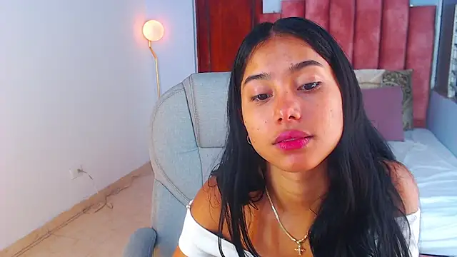 Milaa Star  online show from 10.03.25