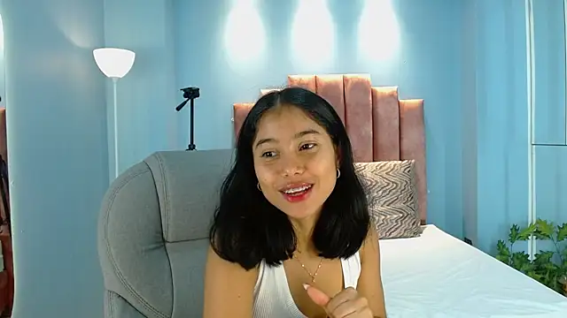 Milaa Star  online show from 02.11.26