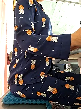 irina hana online show from 11.17.25