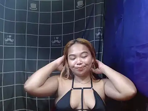 Snapshot of Hajaima chatting on 10.29.25 Hajaima online show from 10.29.25