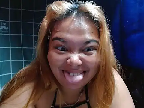 Snapshot of Hajaima chatting on 11.19.25 Hajaima online show from 11.19.25