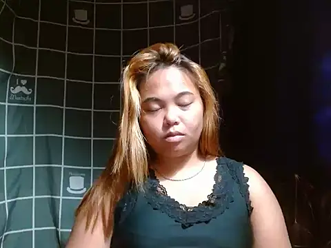 Snapshot of Hajaima chatting on 11.23.25 Hajaima online show from 11.23.25