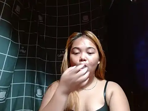 Snapshot of Hajaima chatting on 11.28.25 Hajaima online show from 11.28.25