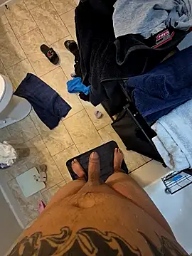 Snapshot of EsDezz88 chatting on 12.19.25 EsDezz88 online show from 12.19.25