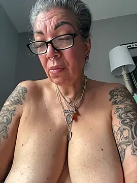 dieseldame1313 online show from 02.18.25