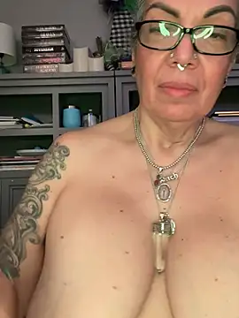 dieseldame1313 online show from 04.18.26