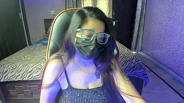 Snapshot of ShylaGill chatting on 10.16.25 ShylaGill online show from 10.16.25